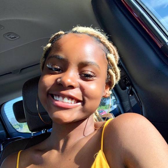 Meet your Posher, Moriah - Picture 1 of 1